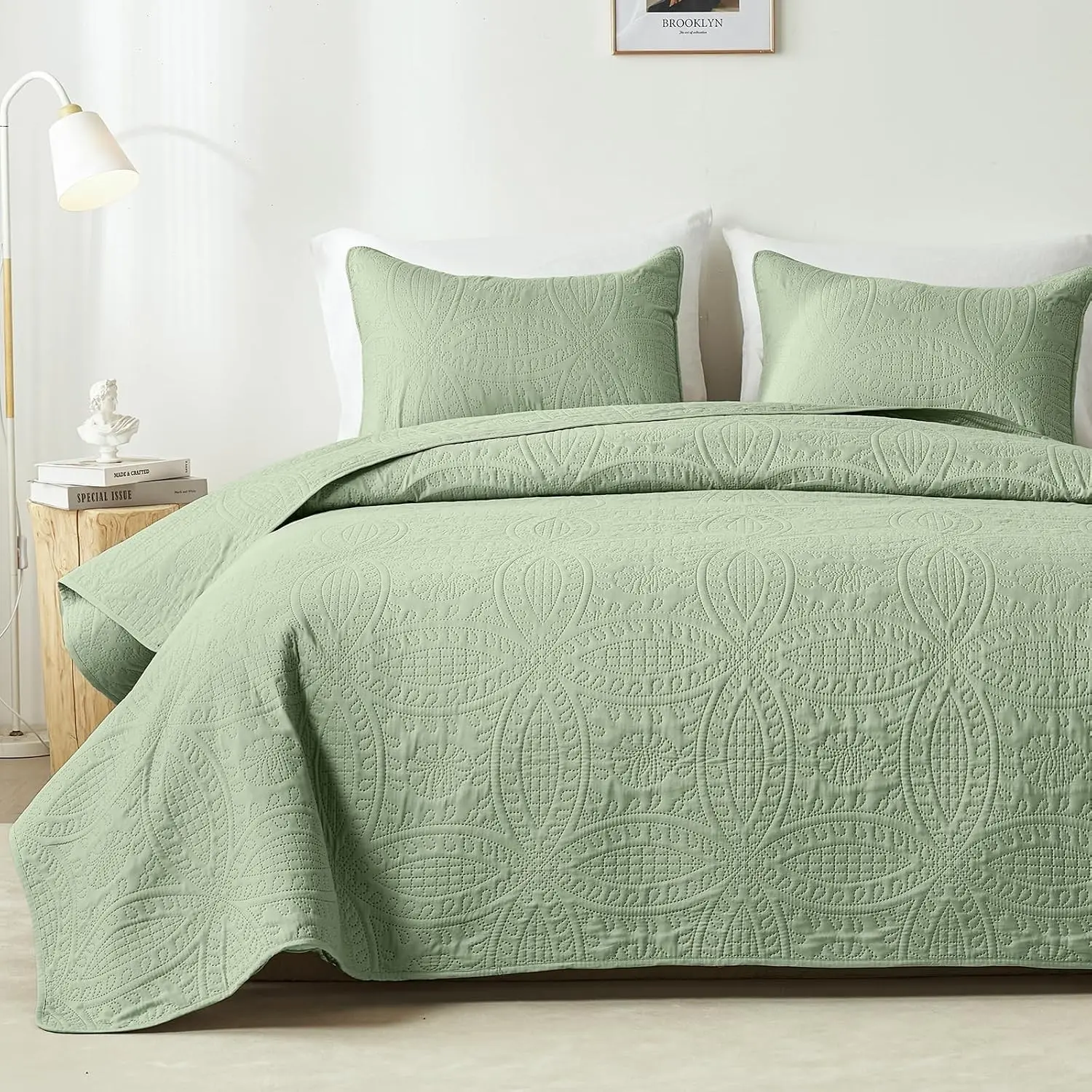 Quilts Queen Size,Sage Green Ultrasonic Full/Queen Quilt Set,Lightweight Soft Bedspread Coverlet,Modern Style Coin Pattern Bed Cover for All Seasons,3 Piece(1 Quilt,2 Pillow Shams)