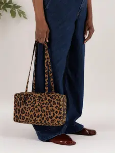 Cute Shoulder Clutch Bag with Charismatic Keychain, Casual Shoulder Bag, Perfect for Shopping, Outdoor Travel, Daily Wear, Large Size, Nylon Material, Everyday Shoulder Bag, Fashionable Casual Bag