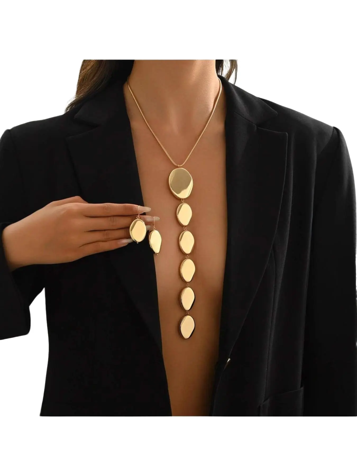 Vintage style women's alloy necklace earring set, French minimalist design combination accessories, daily decorative jewelry