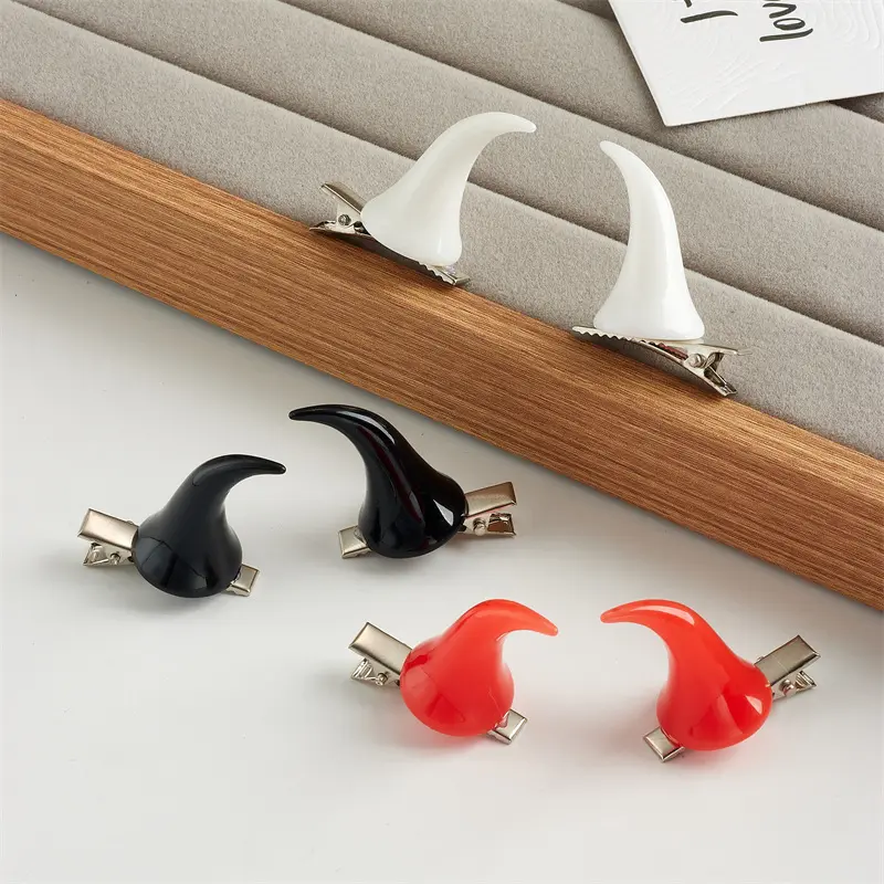 1/3 Pcs Red Devil Horn Hair Clips – Halloween Costume Headwear, Gothic Demon Horn Aesthetic Hair Accessories for Party Cosplay