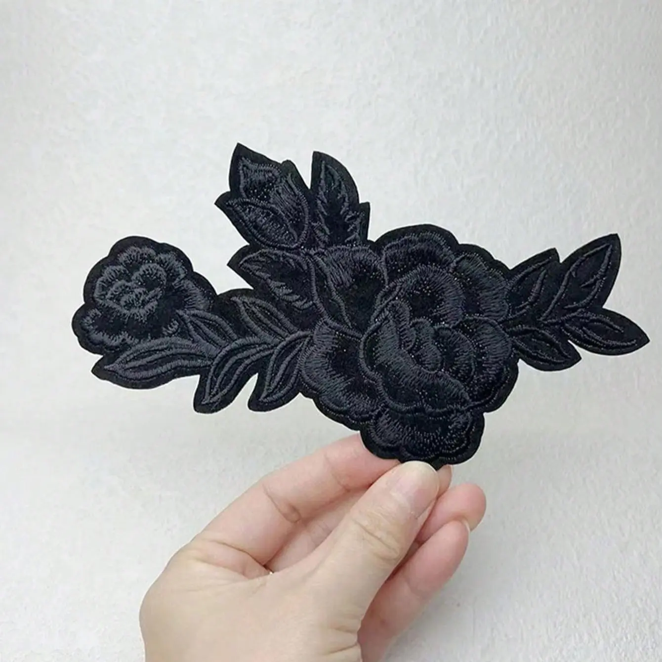 Rose Embroidered Iron-On Patch, DIY Fashion Decorative Sticker, Vintage Floral Fabric Patch, Perfect for Jeans, Backpacks, Hats