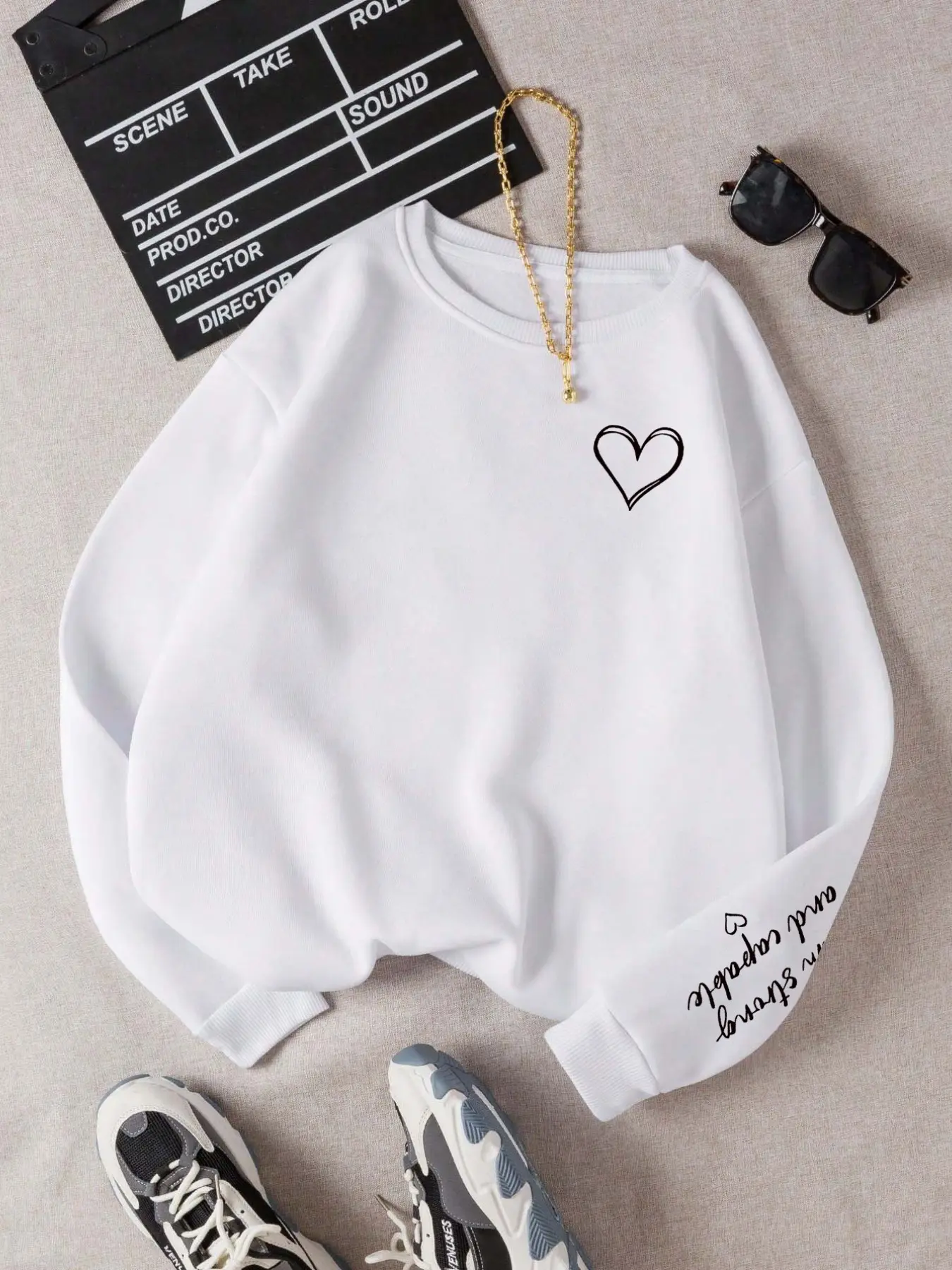 Women's I Am Heart Print Cute Cozy Sweatshirt, Fall Casual Long Sleeve Round Neck Pullover, Fashion Daily Top, Loose-Fitting Autumn Clothing