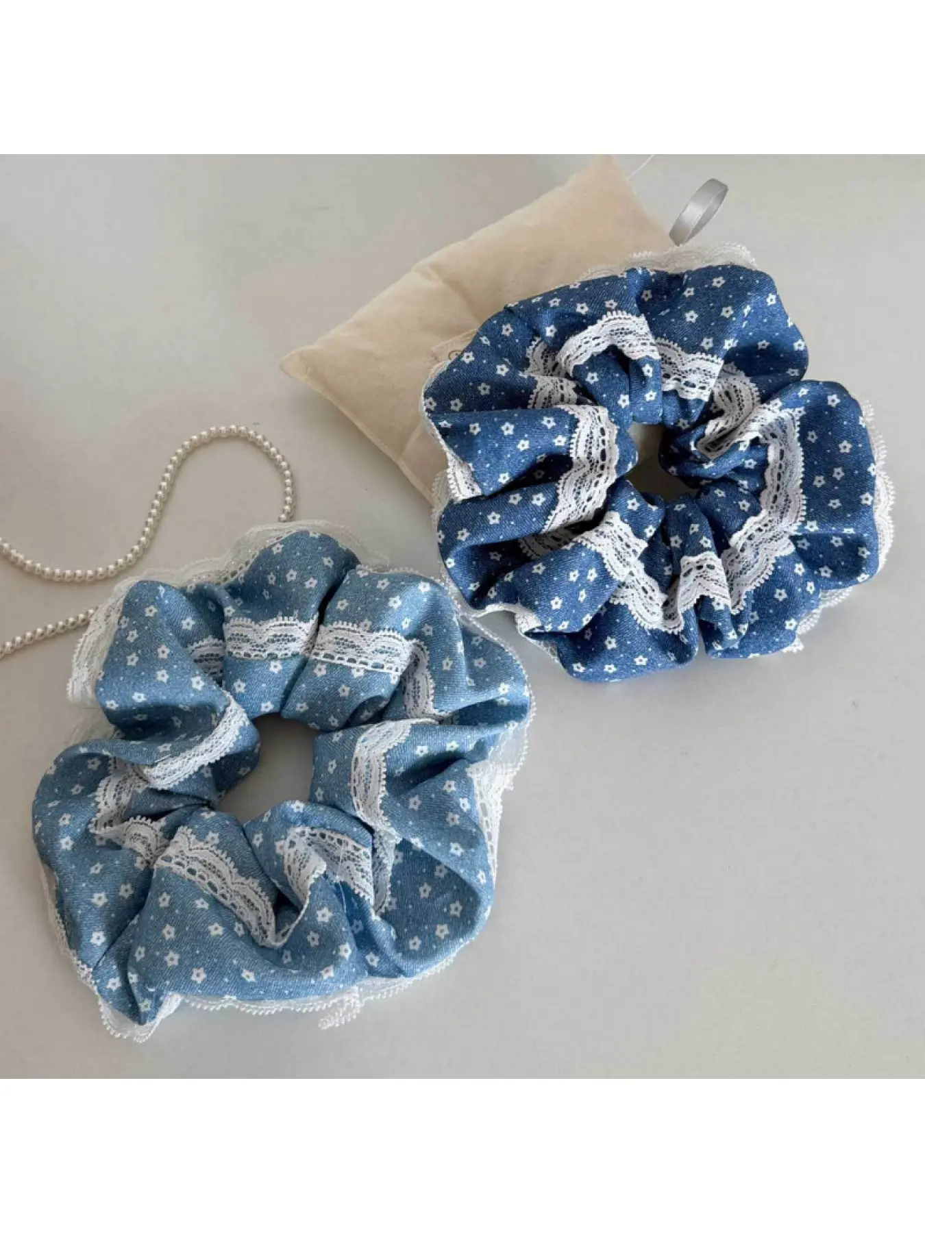 Korean Retro Blue & White Floral Scrunchies, Double Layer Lace Fabric Hair Ties, Elastic Hair Bands for Women, Ponytail & Bun Hair Accessories, Cute Vintage Headwear