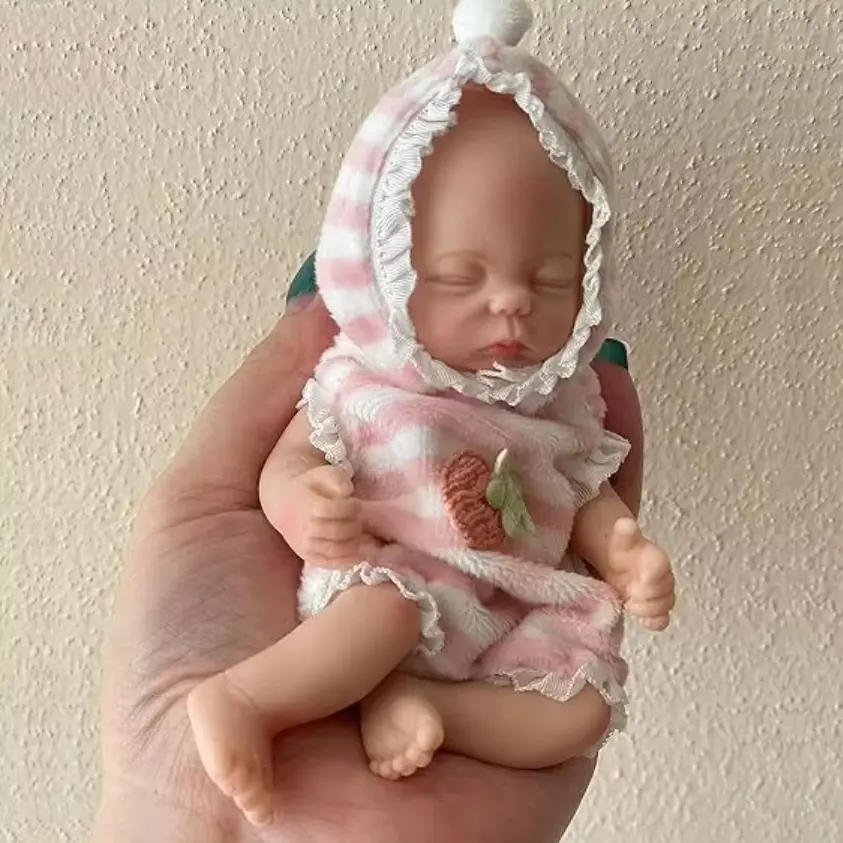6-Inch (15cm) 0.2kg No-Hair Silicone Reborn Baby Doll, Cute Sleeping Mini Toy for Girls 3+ Years, Clothing Set, EN71-Compliant DIY Specialty Gift