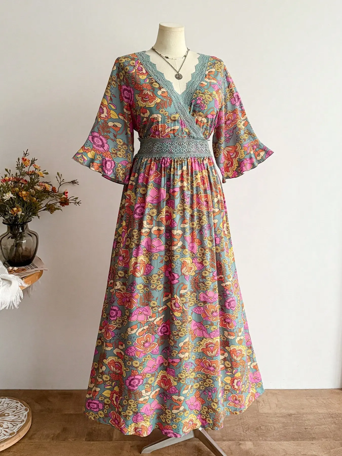 Women's Plus Size Vintage Floral Lace V Neck Ruffle Sleeve Elegant Casual Dress, New Year Music Festival Beach Vacation