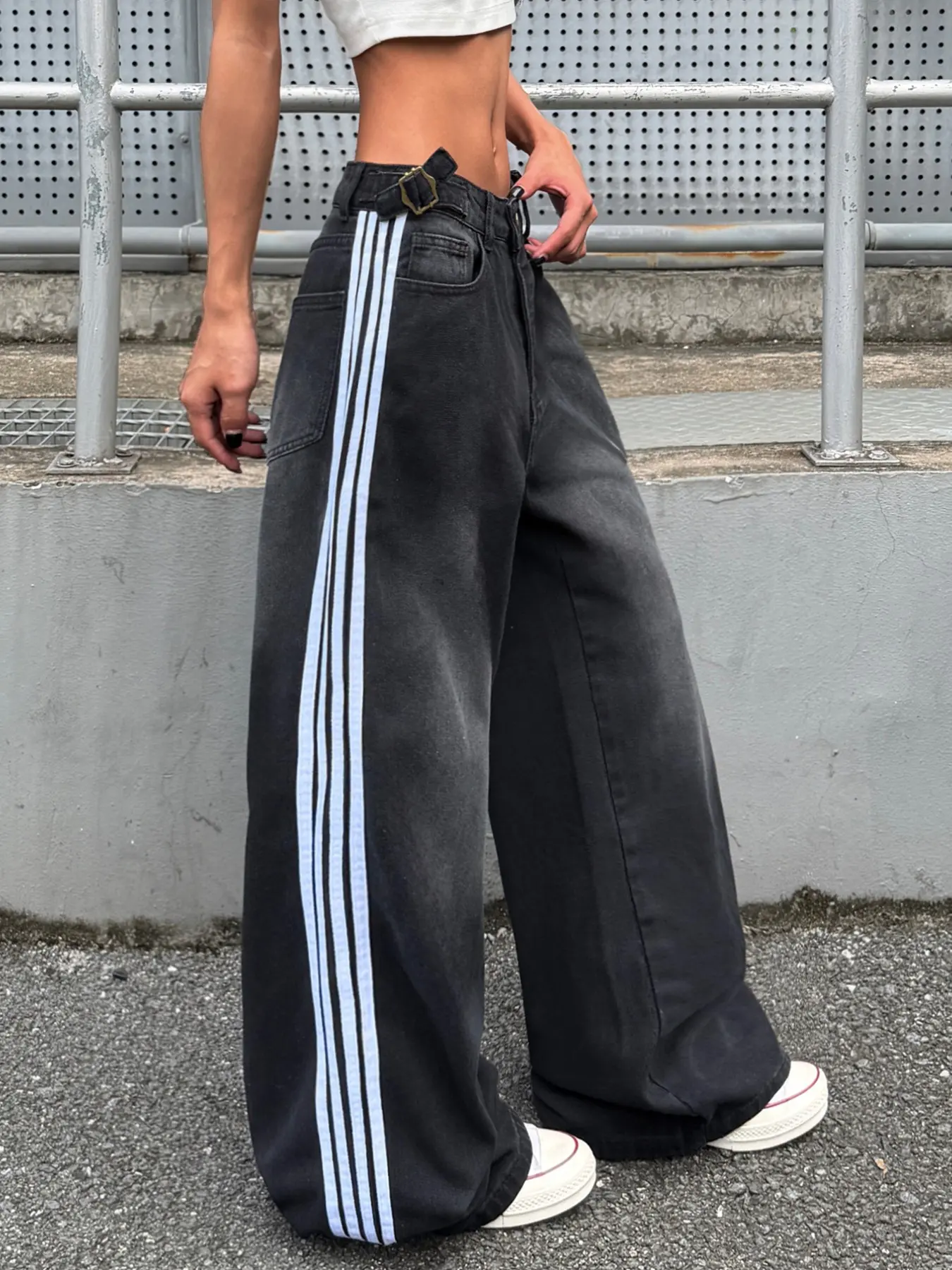 Vintage Washed Colorblock Side Stripe Jeans, Metal Adjustable Buckle, High Waist Straight Leg, Women's Loose-Fit, All Seasons