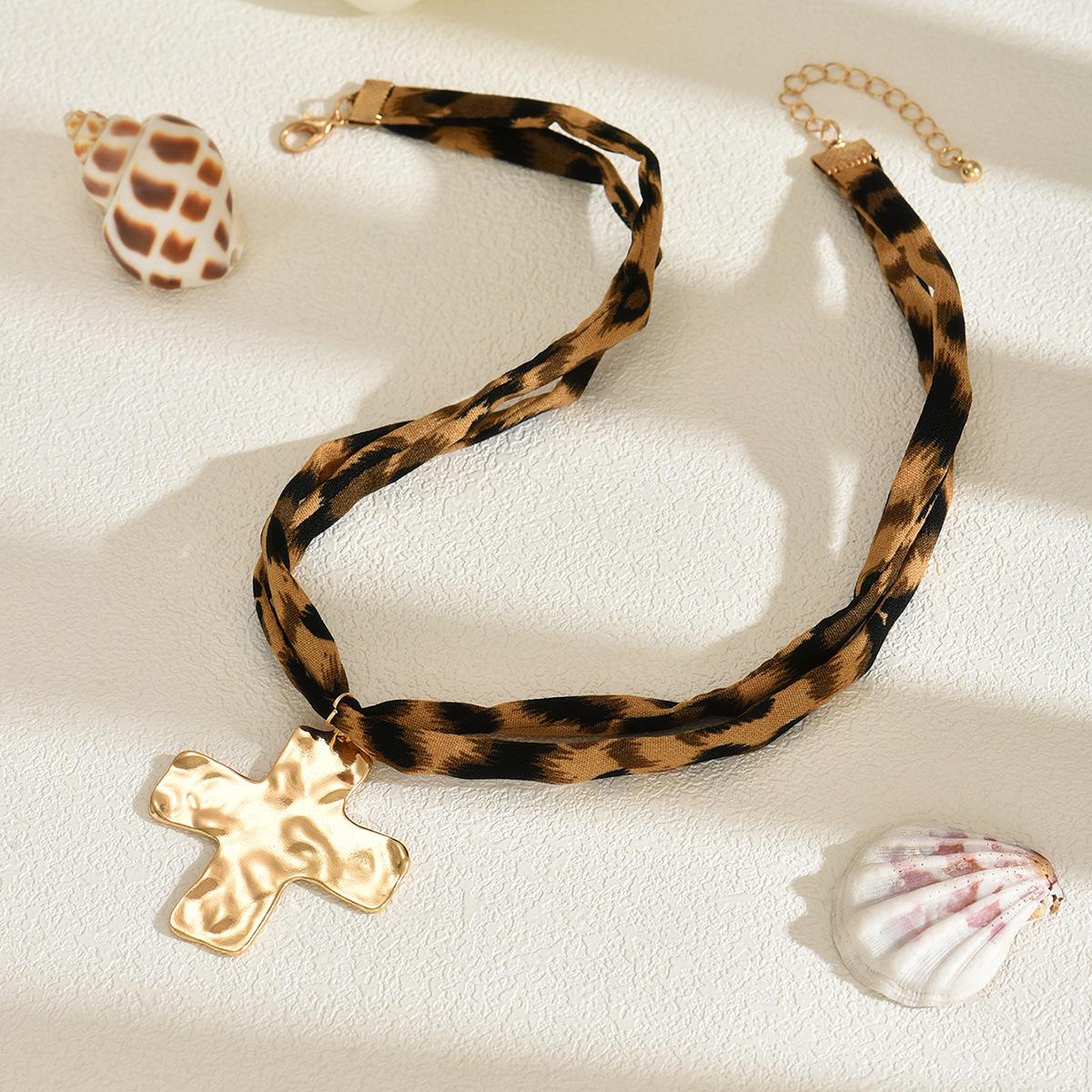 Wholesale cross necklaces for European and American cross-border markets, leopard print, flower, heart pendants, summer ocean shell and starfish collarbone chains