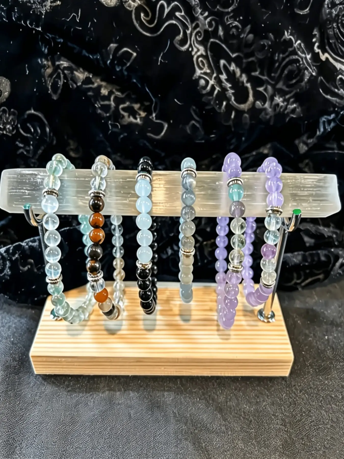 Natural Gypsum Display Stand, Selenite Decorative Jewelry Stand, Bracelet Display with /silver Color Base, Home Decor Ornament, Jewelry Organizer