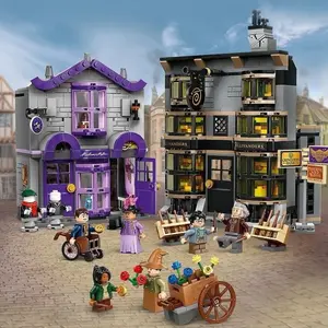 744pcs Diagon Alley Building Blocks Set, Wizard Shop and Robe Store Puzzle Kit, Kids Construction Toy Gift, Boys Girls Collectible Playset