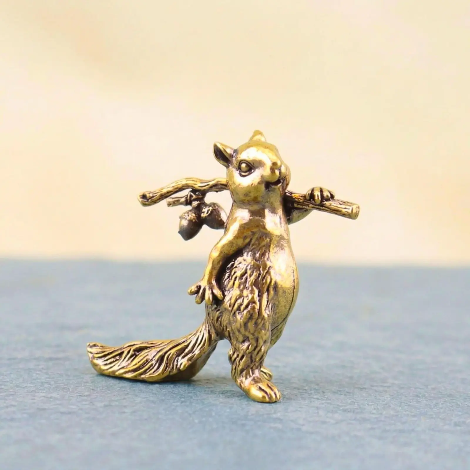 Solid Brass Squirrel Figurine, Vintage Squirrel with Acorn Statue, Lucky Animal Desk Decor, Brass Squirrel Miniature, Desktop Ornaments, Brass Animal Sculpture, Woodland Creature Decor, Fall Autumn Home Decor, Thanksgiving Table Decor