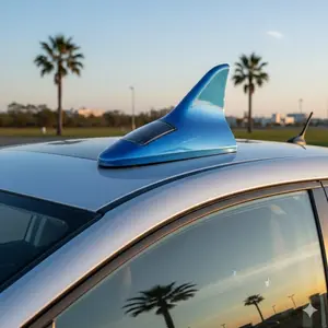Solar Shark Fin Antenna LED Strobe Warning Light: Universal Roof Tail Light Decoration, Plug & Play, Energy-Efficient Multi-Function Safety Light for Enhanced Night Visibility.