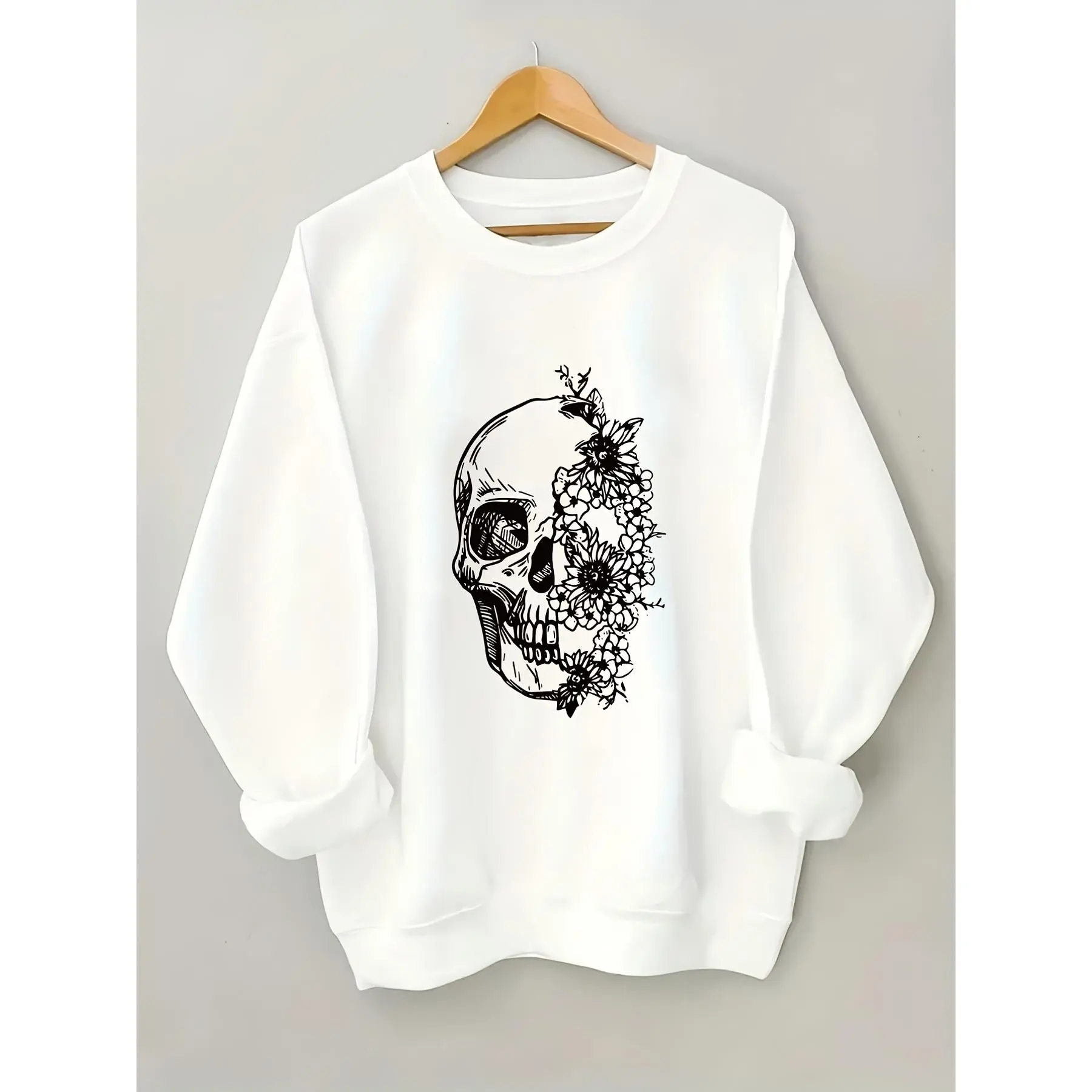 Skull And Floral Design Print Halloween Theme Creative Print Women's Casual Sweatshirt, Crew Neck Sweatshirt, Machine Washable Not Dry Cleanable, Simple Versatile Spring and Autumn Casual Fit