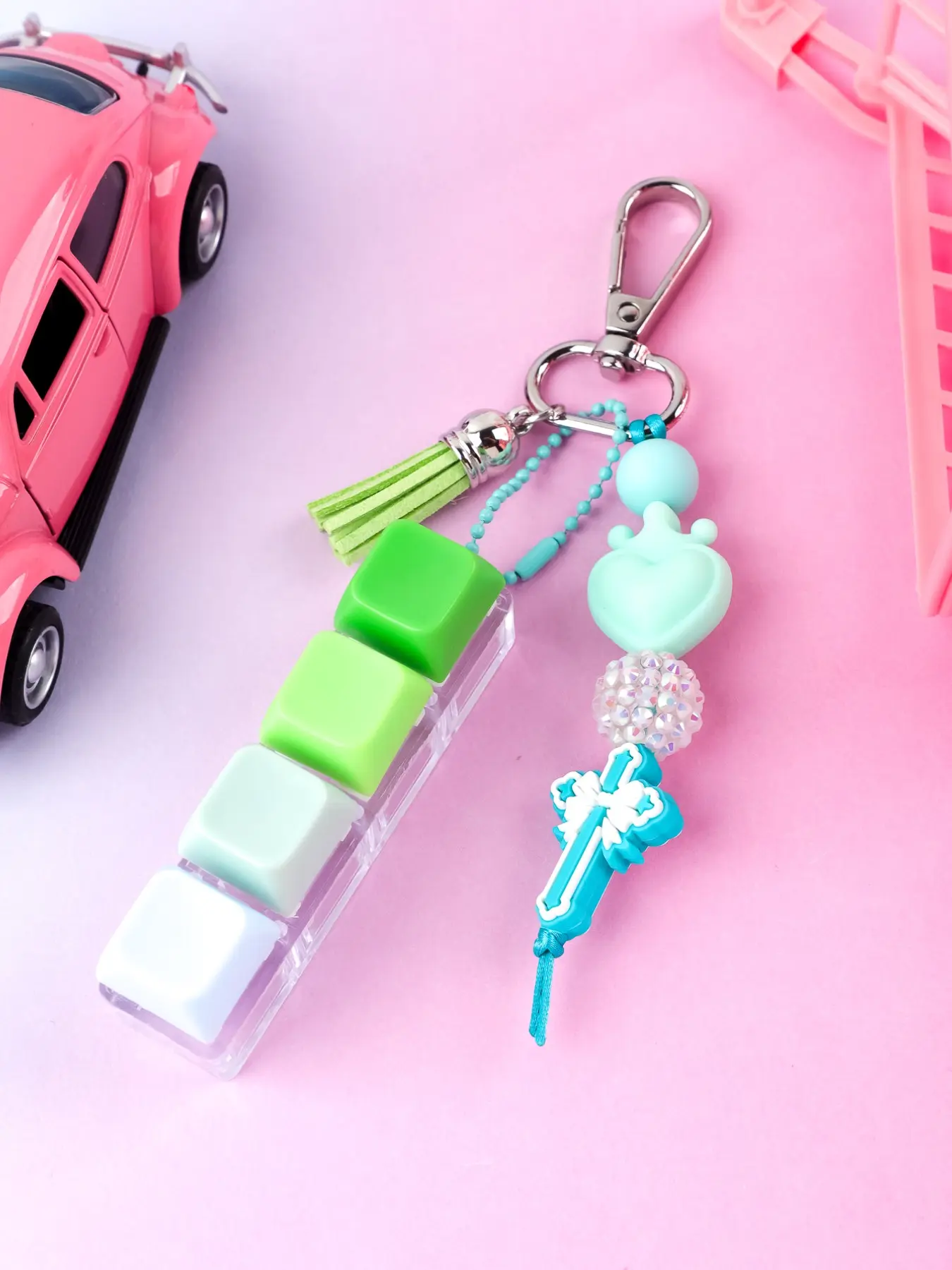 Kawaii Key Mechanical Keycap Fidget Keychain, Y2K Cross Bead Asmr Clicker Toy, Stress Relief Bag Pendant for Girls, Cute Design, Button Clicker Keychain