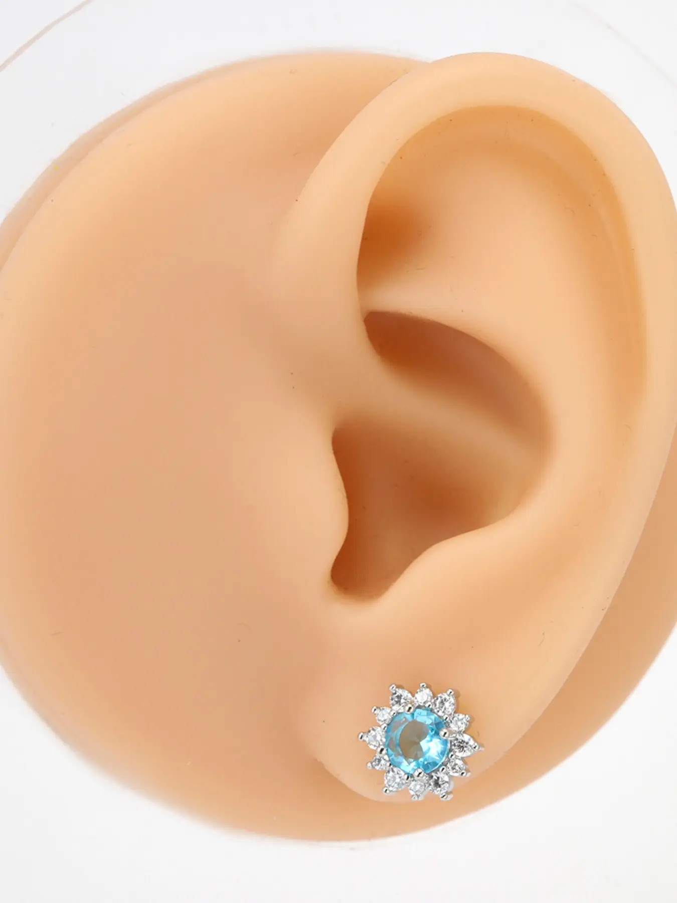 1 Pair Sunflower Stud Earrings, Winter Limited Edition Snowflake Tragus Piercing, Titanium Steel Christmas Jewelry, Cute Style
