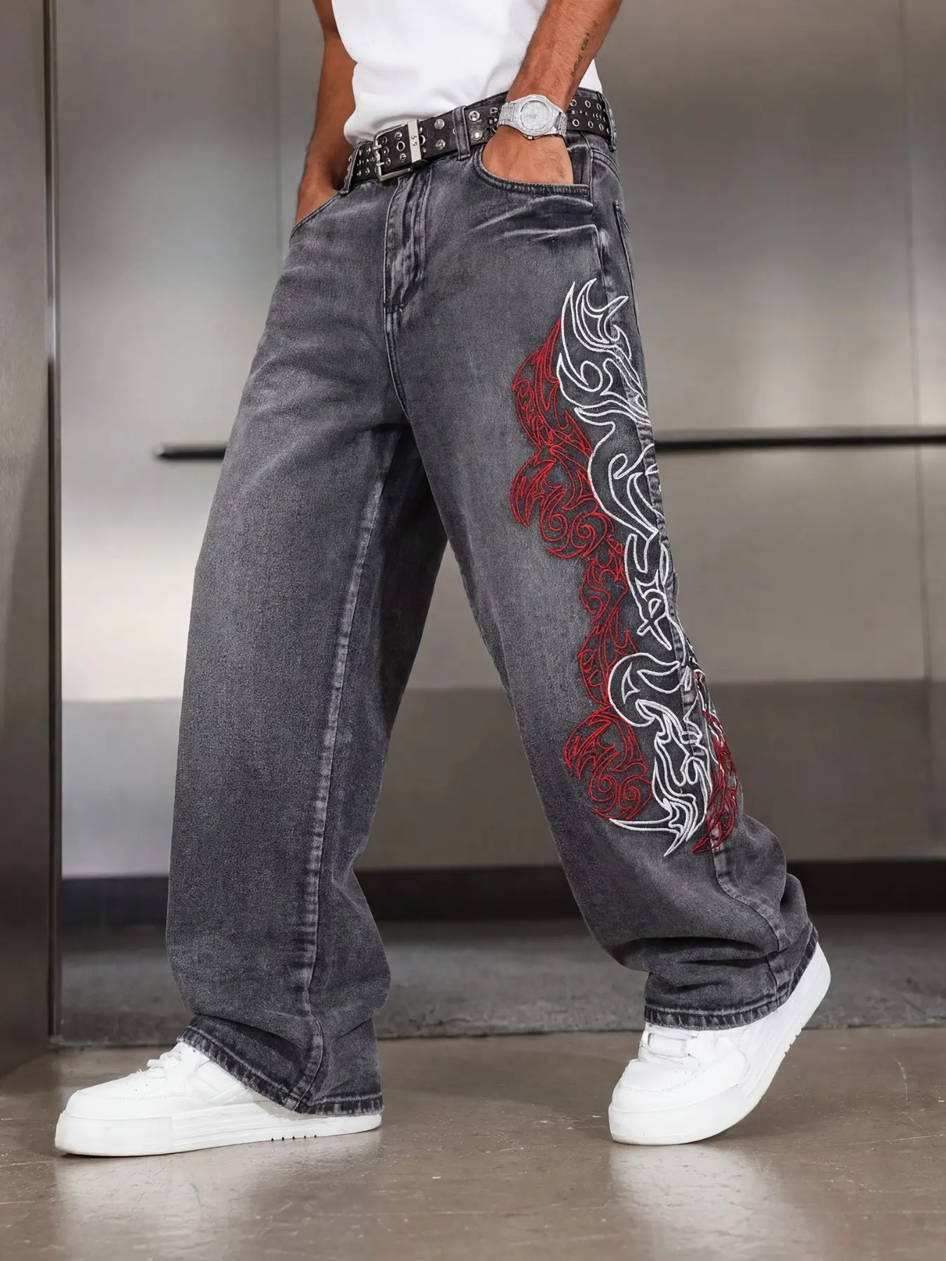 Men’s Washed Distressed Straight Leg Denim Jeans, Two-Tone Flame Embroidery Denim Pants, Niche Vintage Street Vibe, Straight Cut Jeans