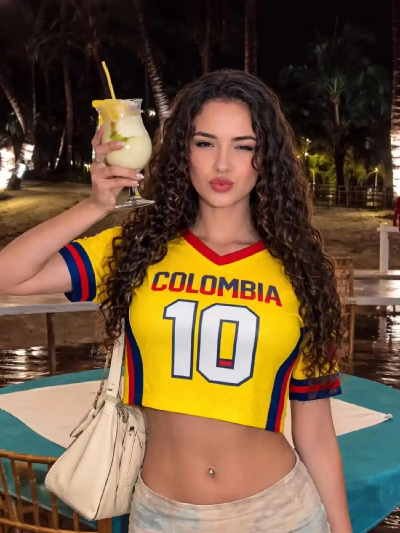 Women's Colombia Soccer Team 10 Print V-Neck Short Sleeve Crop Top, Slim Fit Breathable Summer T-Shirt, Perfect for Game Days and Fan Events