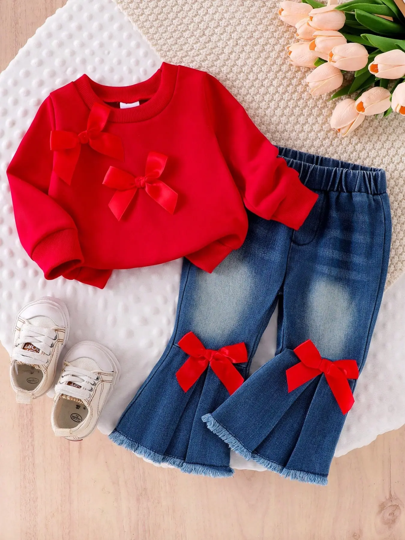 Baby Girl Fashion Casual Cute 2-Piece Set, Bow Decorated Round Neck Long Sleeve Sweatshirt and Slim Fit Bell Pants Jeans Set