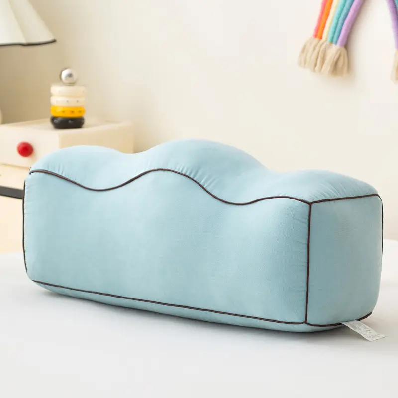 3D Wavy Leg Rest Pillow, Soft Flannel Leg Cushion, Suitable for Beds and Sofas, Foot Pillow for Elevating Knees, Ankles, and Calves, Comfortable Rehabilitation and Rest Pillow, Available in Green/Gray Color Combinations