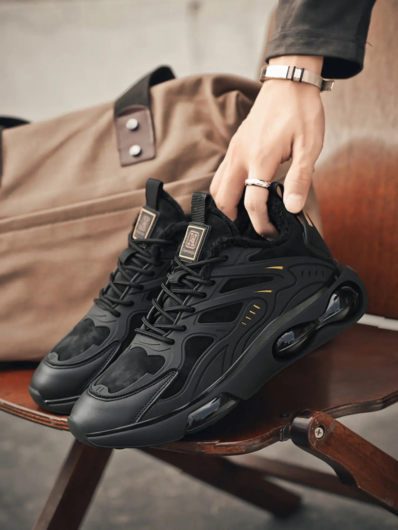 Men's Winter Fleece Lined Training Shoes, Thermal Warm Plush Interior Shock Cushion Athletic Sneakers, Lightweight Lace Up Non Slip Outdoor Gym Running Workout Footwear