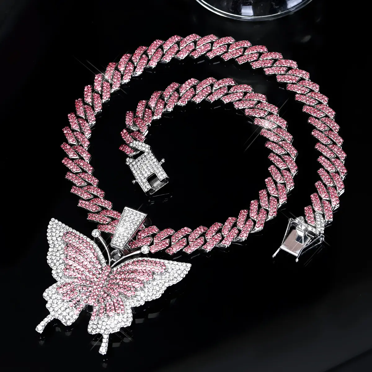 Women's Zinc Alloy Rhinestone Butterfly Pendant Choker Necklace - 20in Chain, Sparkling Accents, Ideal for Christmas, Party Wear, Holiday Gifting