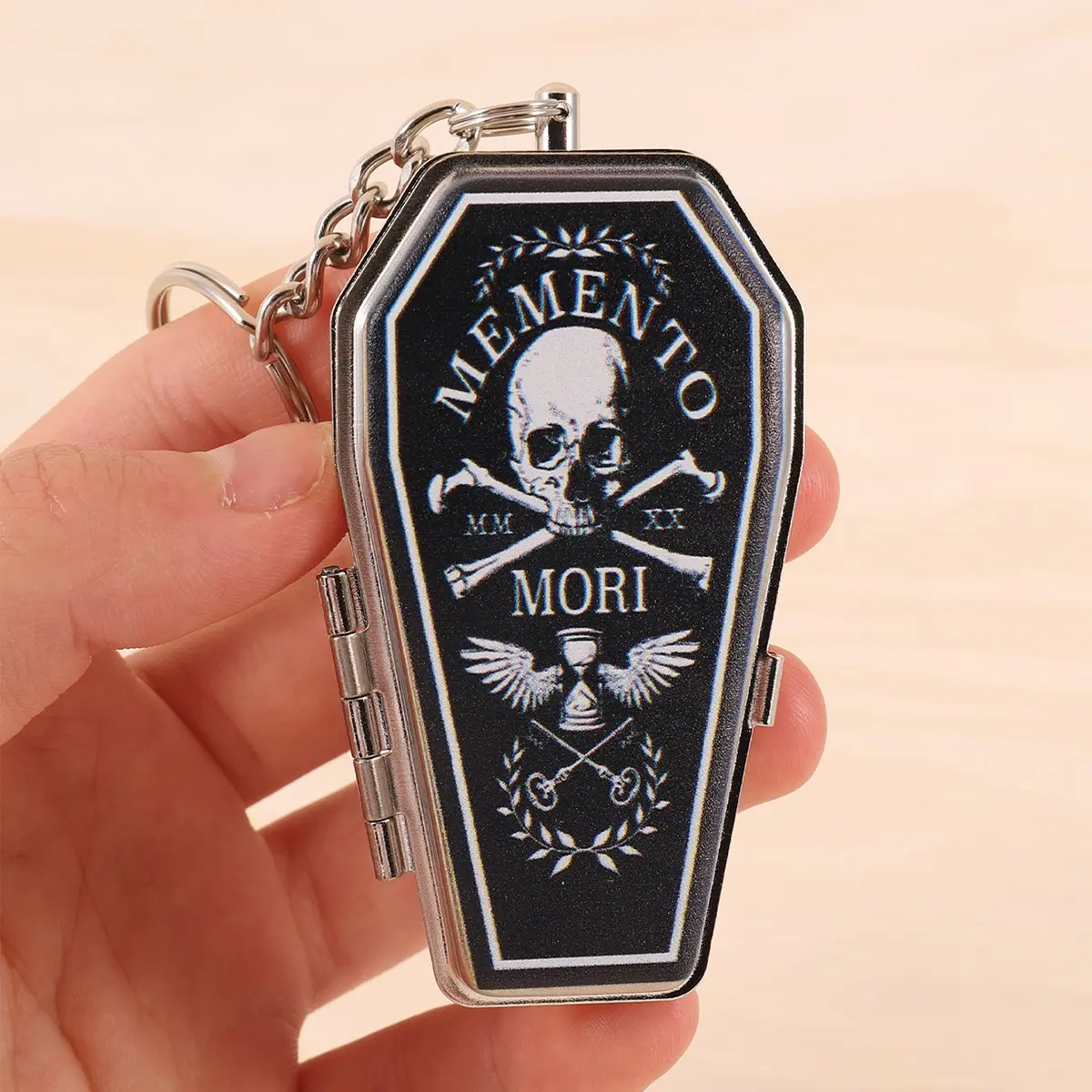 Novelty Coffin-shaped Portable Mini Ash Storage Container & Case, Black Skull Art Print Metal Pocket Box with Clip, Fashion Handbag Backpack Decor Charms, Exclusive Daily Unique Accessories for Adult Collection