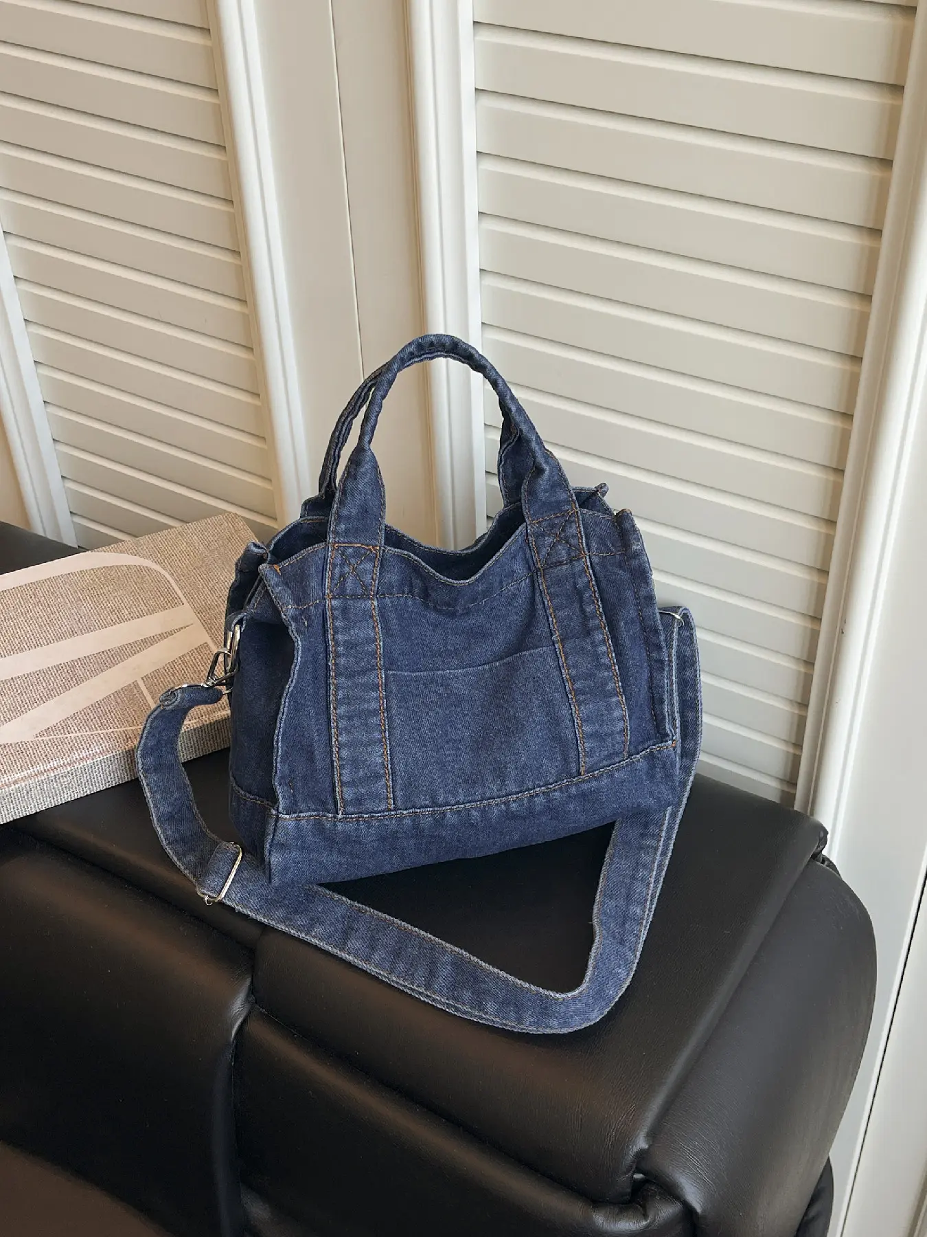 Women's lightweight vintage denim mini handbag, detachable and adjustable wide shoulder strap, small handheld denim wallet, casual daily crossbody bag suitable for daily commuting to work