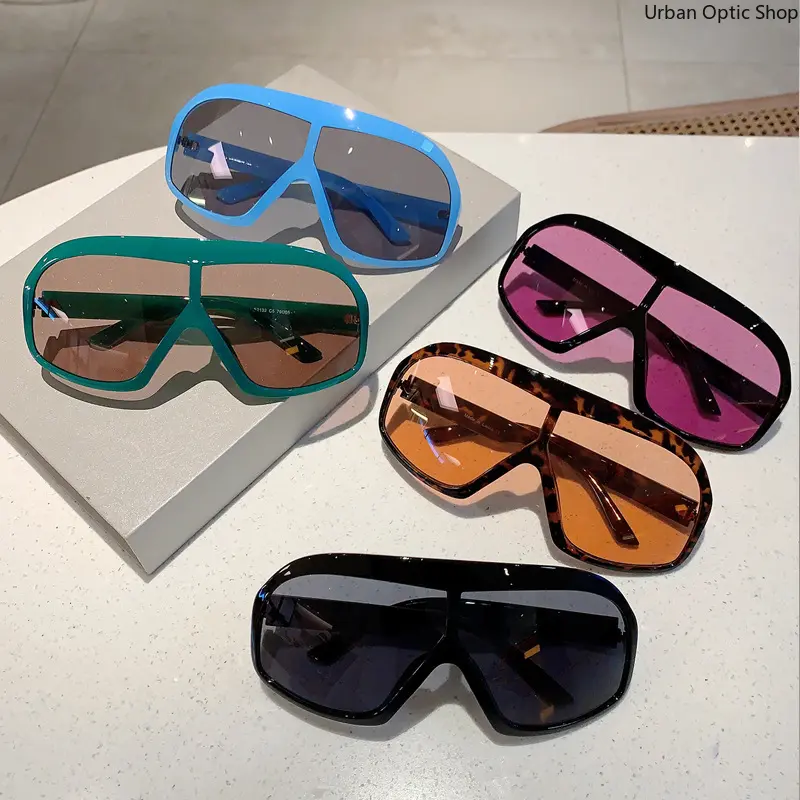 XUH 2026 Trendy Unisex Y2K Punk Oversized Sunglasses, Retro Vintage Large Frame UV400 Protection Fashion Eyewear, Lightweight Luxury Style Sun Glasses for Streetwear, Travel & Daily Casual Wear