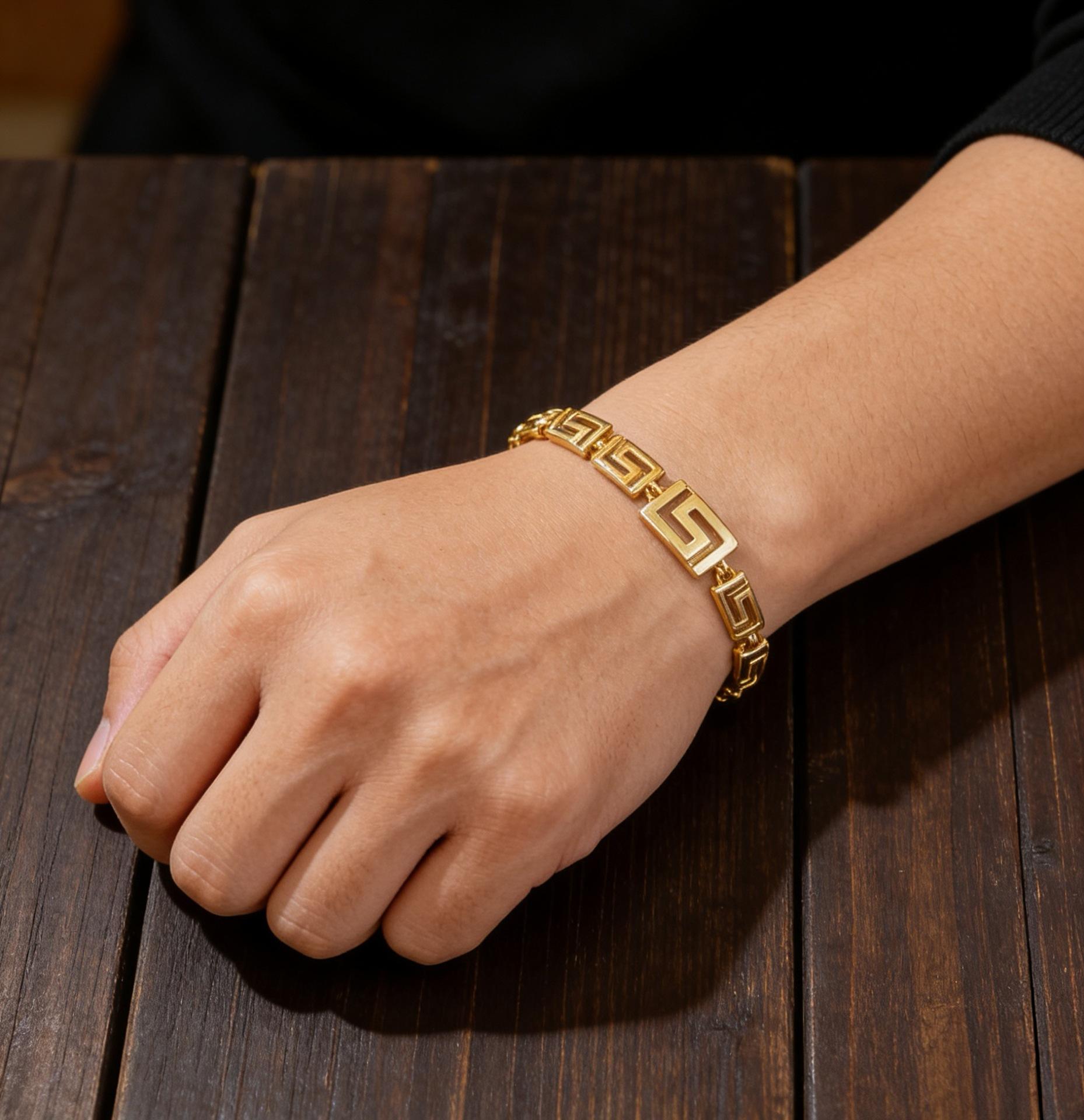 18K Gold Plated Chevron Geometric Link Bracelet for Women & Men, Vintage Retro Pattern Design, Minimalist Luxury Aesthetic Jewelry, Trendy Versatile for Daily Wear, Street Style & Parties