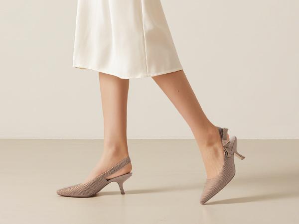 Athlefit Women's Slingback Kitten Heels Closed Pointed Toe Bowknot Pumps Dress Shoes for Work Wedding Dancing Party Footwear Girl