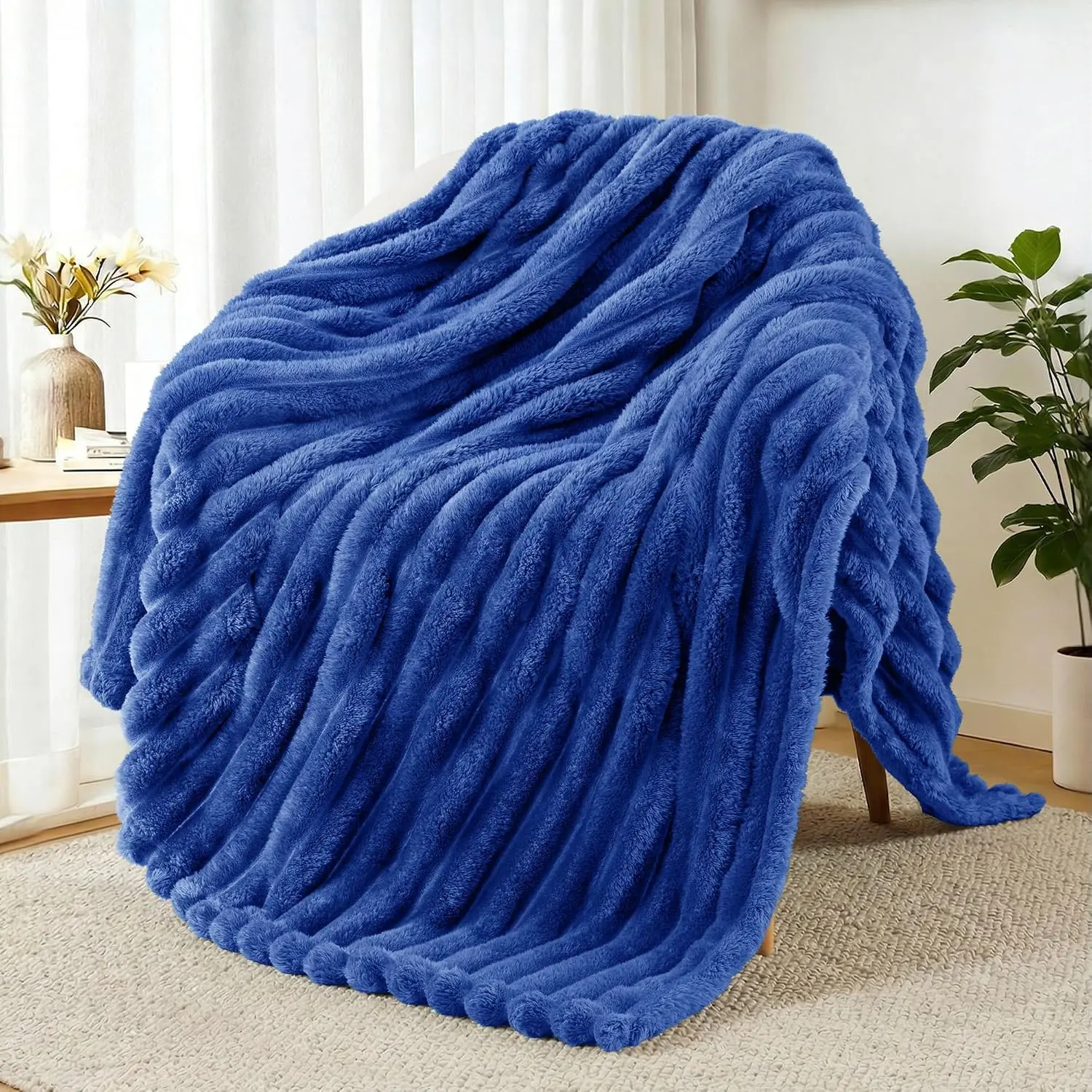 350g Plush Blanket, Luxury Flannel Sofa Bed Cover, Ultra Soft Warm Lightweight, Ideal for Indoor Car Outdoor Travel Camping, Perfect Gift, Fuzzy Throw Blanket