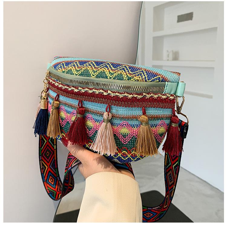 Ethnic style lace women's chest bag 2026 summer new tassel shoulder bag fashionable ethnic style women's chest bag