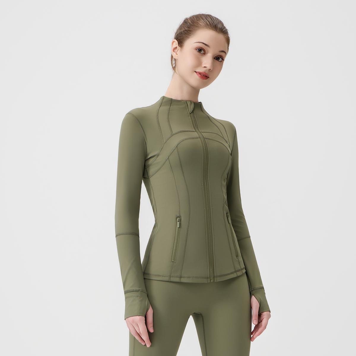 LULU  new summer stand-collar jacket features lightweight, quick-drying fabric that flatters the figure. This sporty, stretchy jacket boasts a slim-fit silhouette.