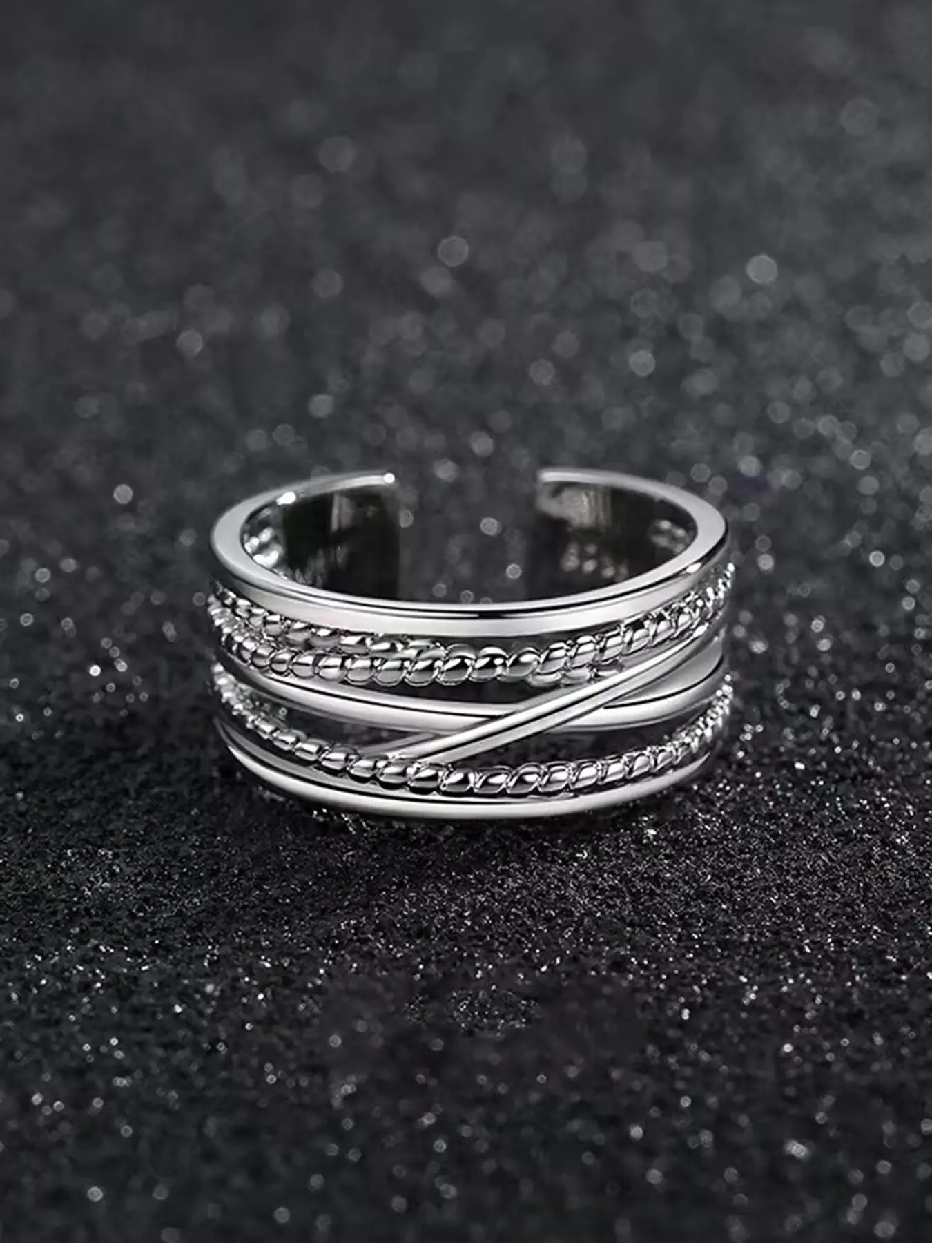 Vintage Stackable Thumb Ring, Adjustable Open Design, Unisex Fashion Jewelry, Perfect for Men and Women, Versatile and Stylish