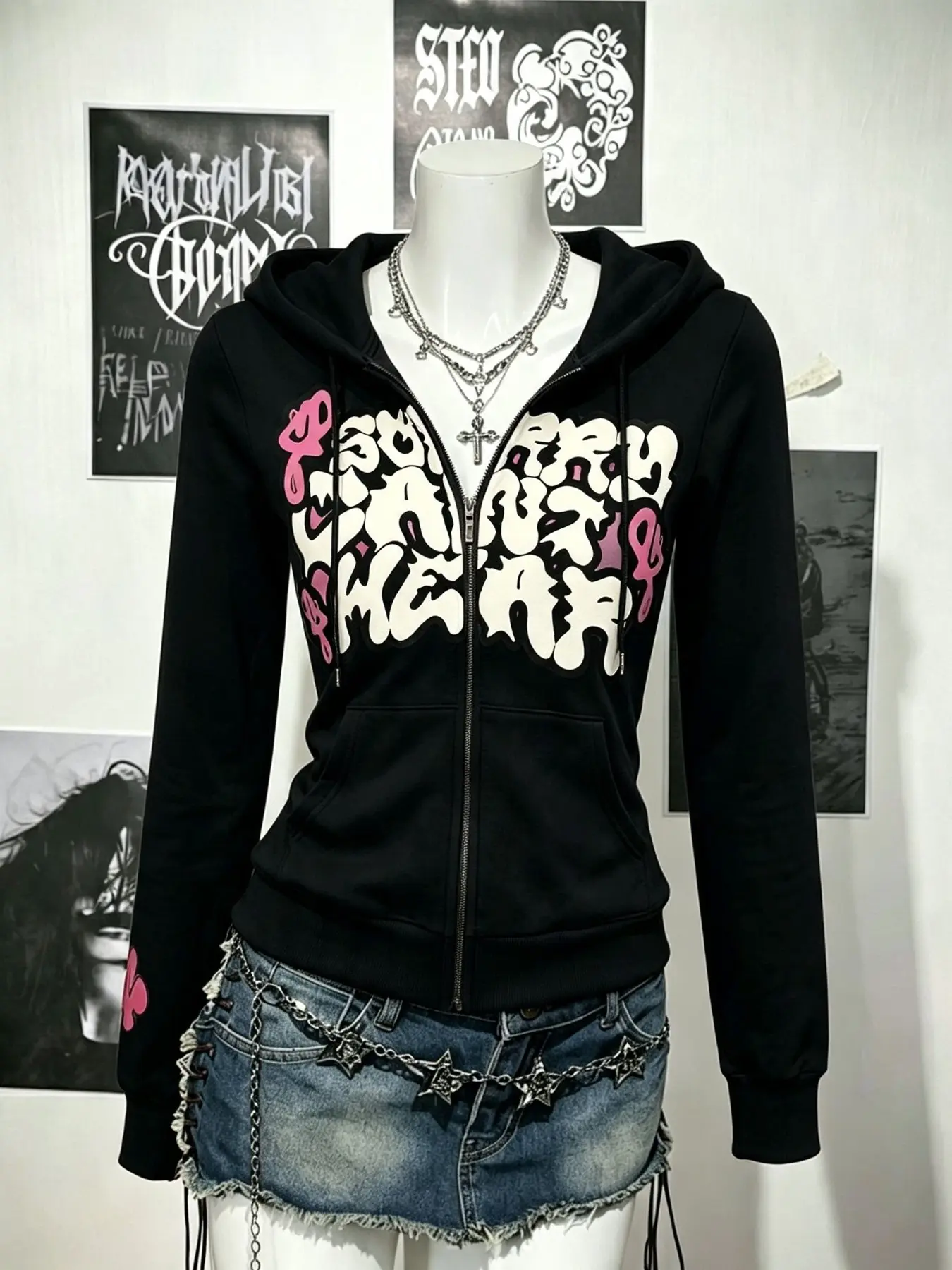 Women's cute letter-print zip-up hoodie; a long-sleeved, black, streetwear-style jacket suitable for everyday wear.