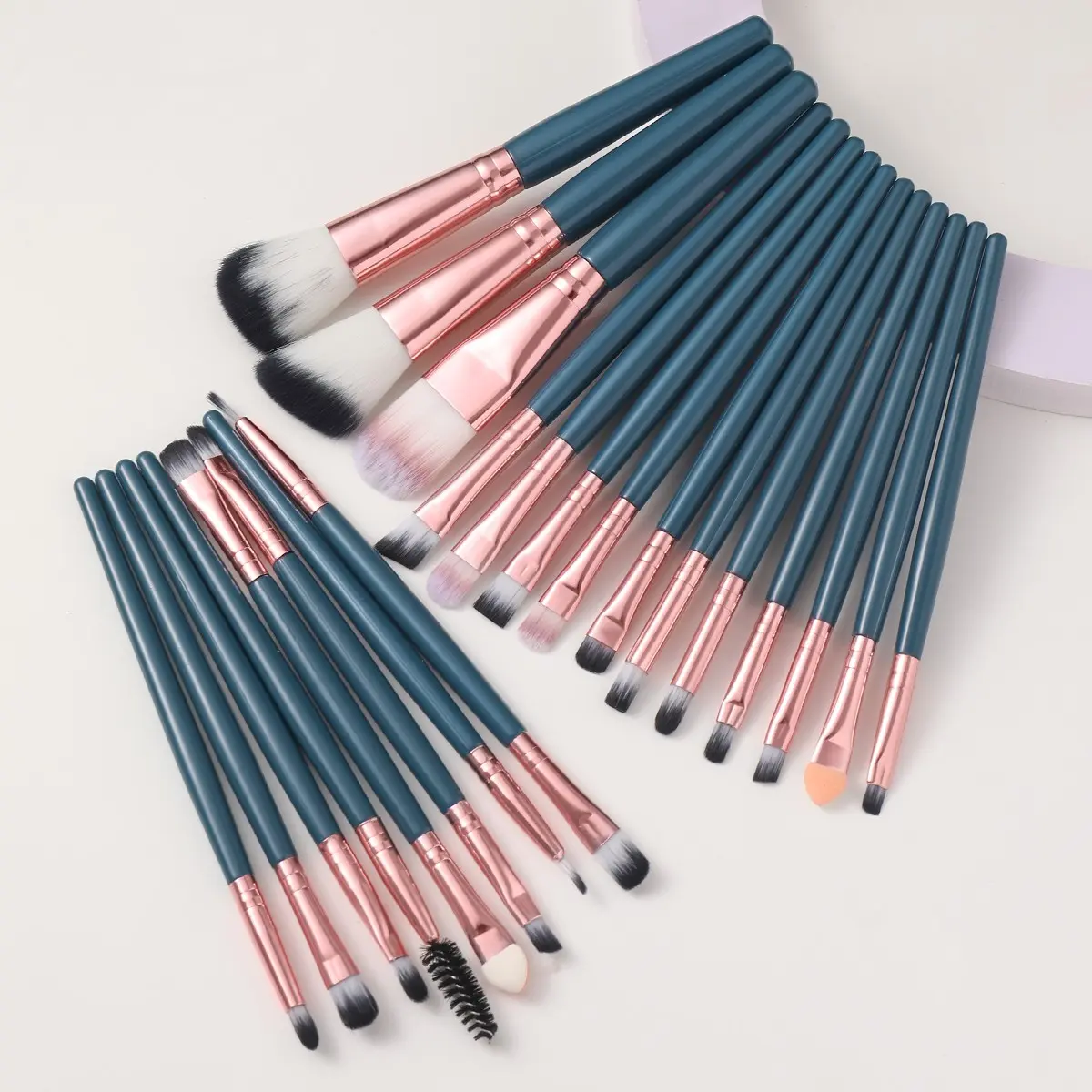 22-Piece Rose Gold Makeup Brush Set, Professional Soft Synthetic Bristles, Face Eye Blush Eyeshadow Brow Lash Brushes, Ideal for Beginners