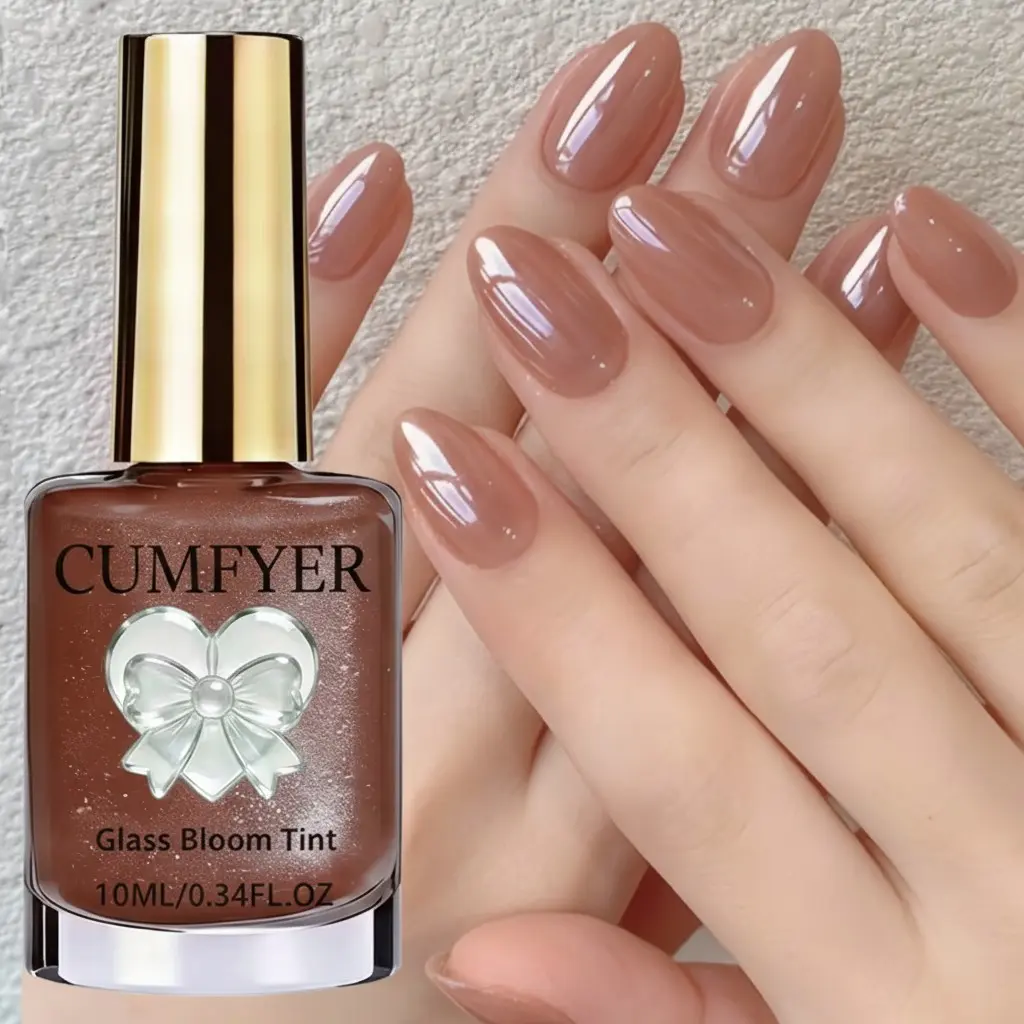 Iced Milk Tea Nail Strengthening Oil, Nail Strengthener Oil, has a smooth, easy-to-apply texture, is alcohol-free, and doesn't require a lamp. Creates a clear, pearlescent finish with long-lasting shine. The subtle milk tea color fits many occasions