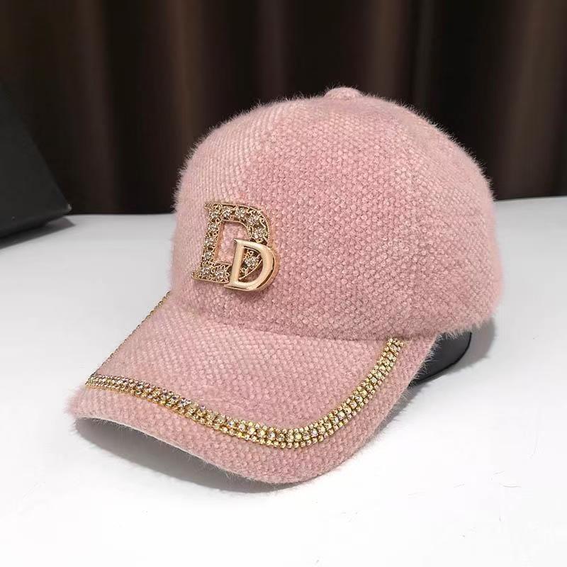 Popular women's autumn and winter new D-shaped baseball cap, winter diamond-studded warm cap that makes the face look smaller, sun-shading cap