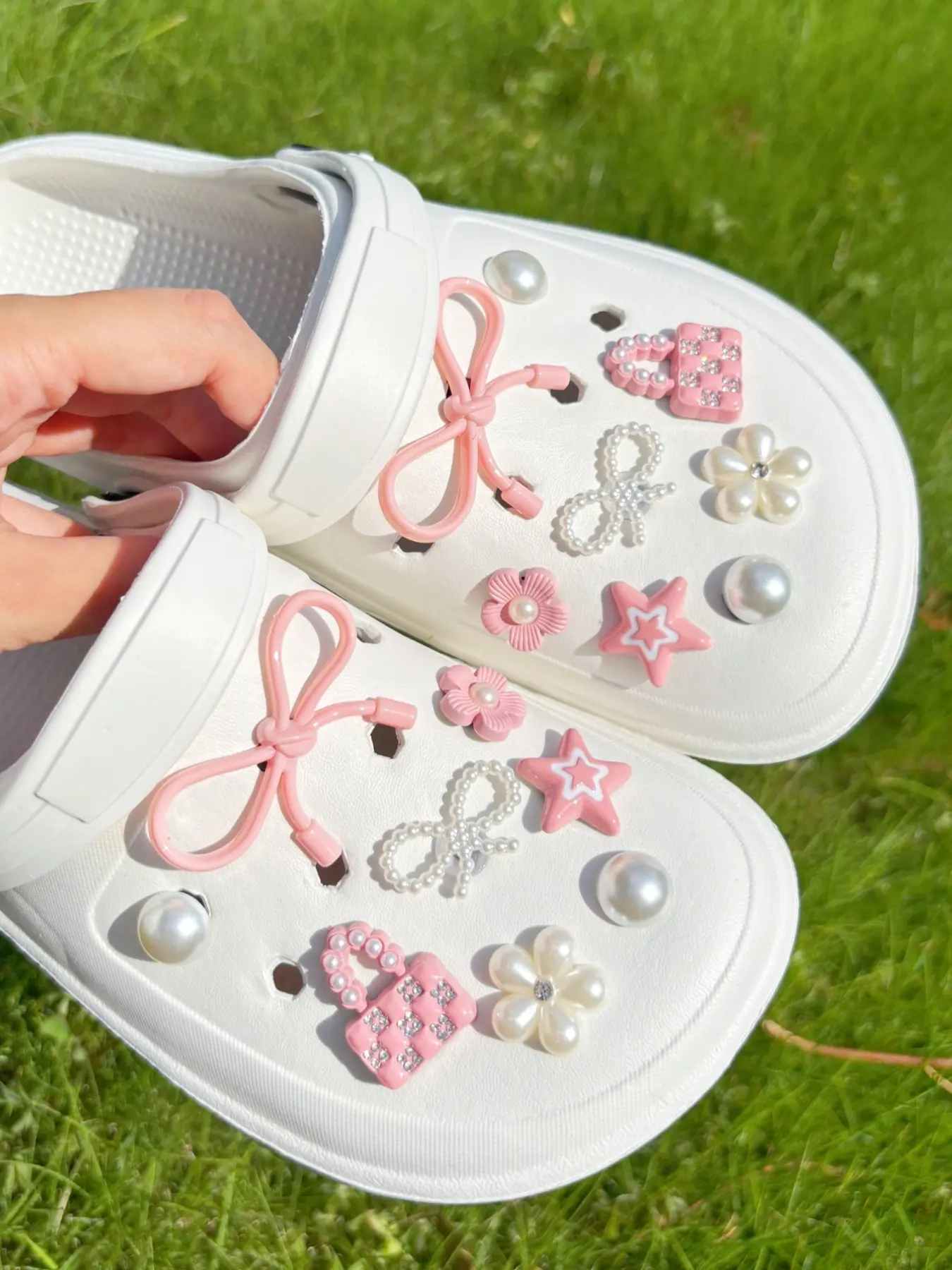 16 Bowknot Accessories, Floral DIY Shoe Decoration Charms, Perfect for Perforated Sandals, Elegant and Fashionable, Ideal Gift for Girlfriend