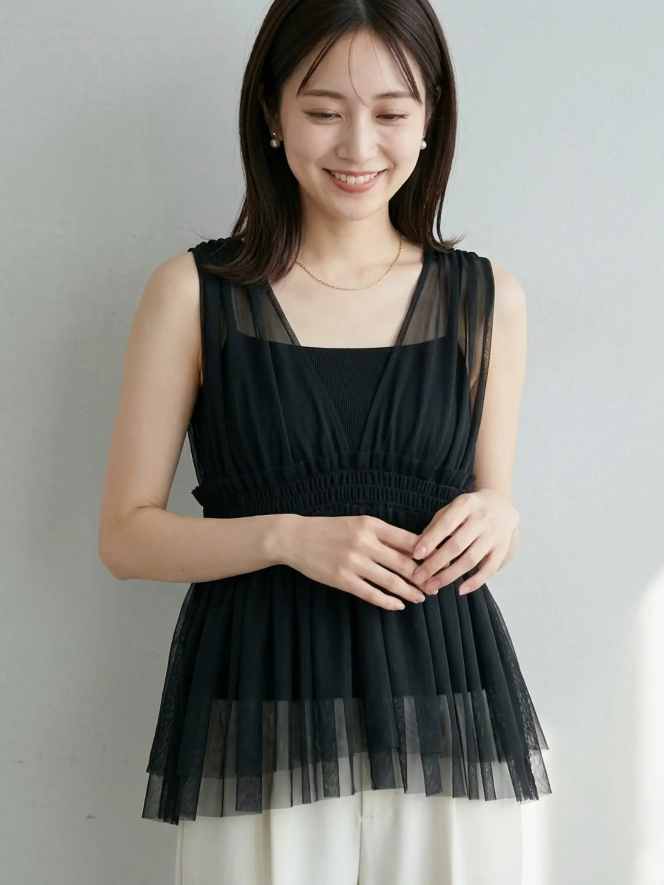 Heavy-Duty V-Neck Waist-Tightening Top, Front and Back Wearable Layered Upper, Stylish and Functional Clothing Piece