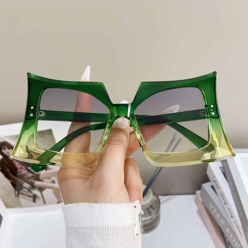 Oversized Gradient  for Women And Men – Green To Clear Frame, Anti-Reflective Lenses, Lightweight Metal Hinge, Stylish Eyewear for Parties, Photography, And Street Style Vintage Tortoiseshell  outdoor glass uv400 lens blinged sunglasses fall ses