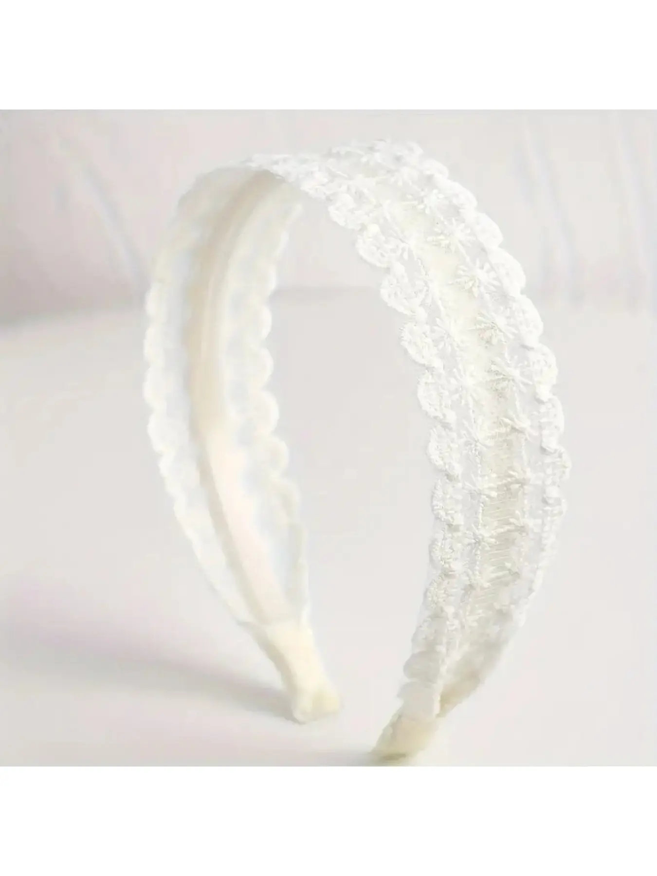 New Lace Wide Brim Headband for Women, High-End White Hairband with Fairy-like Elegance, Ideal for Washing Face, Shining and Versatile Hairband, Hairpin for Braiding, Bangs Fixing Tool, Adorable Flyaway Hair Accessory, with a Rich Variety of Styles