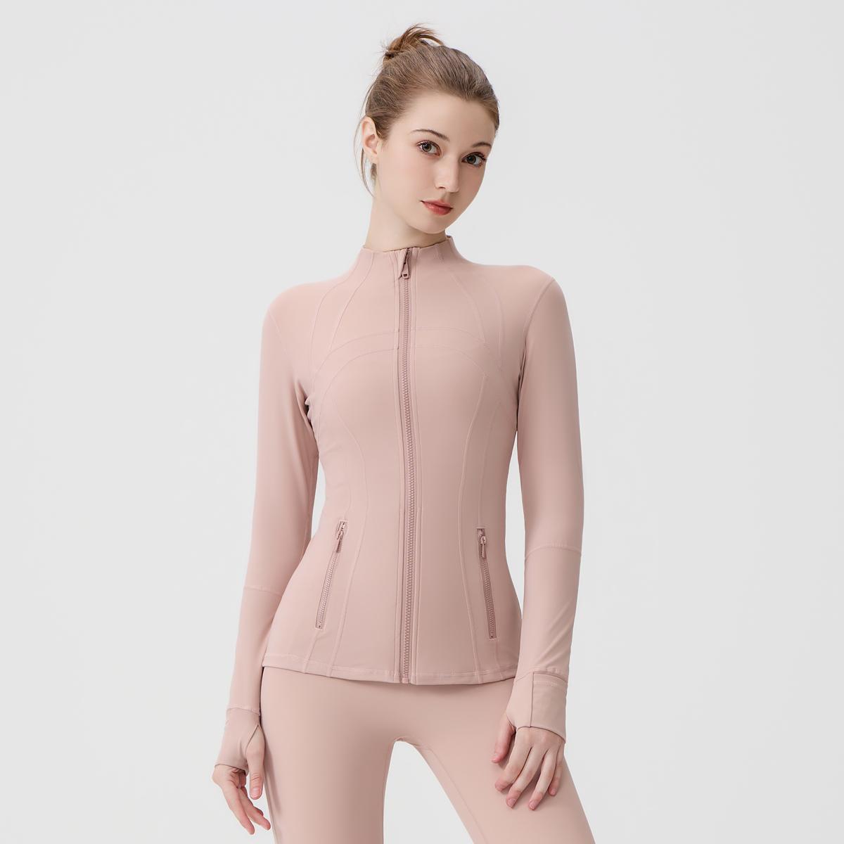 LULU  new summer stand-collar jacket features lightweight, quick-drying fabric that flatters the figure. This sporty, stretchy jacket boasts a slim-fit silhouette.