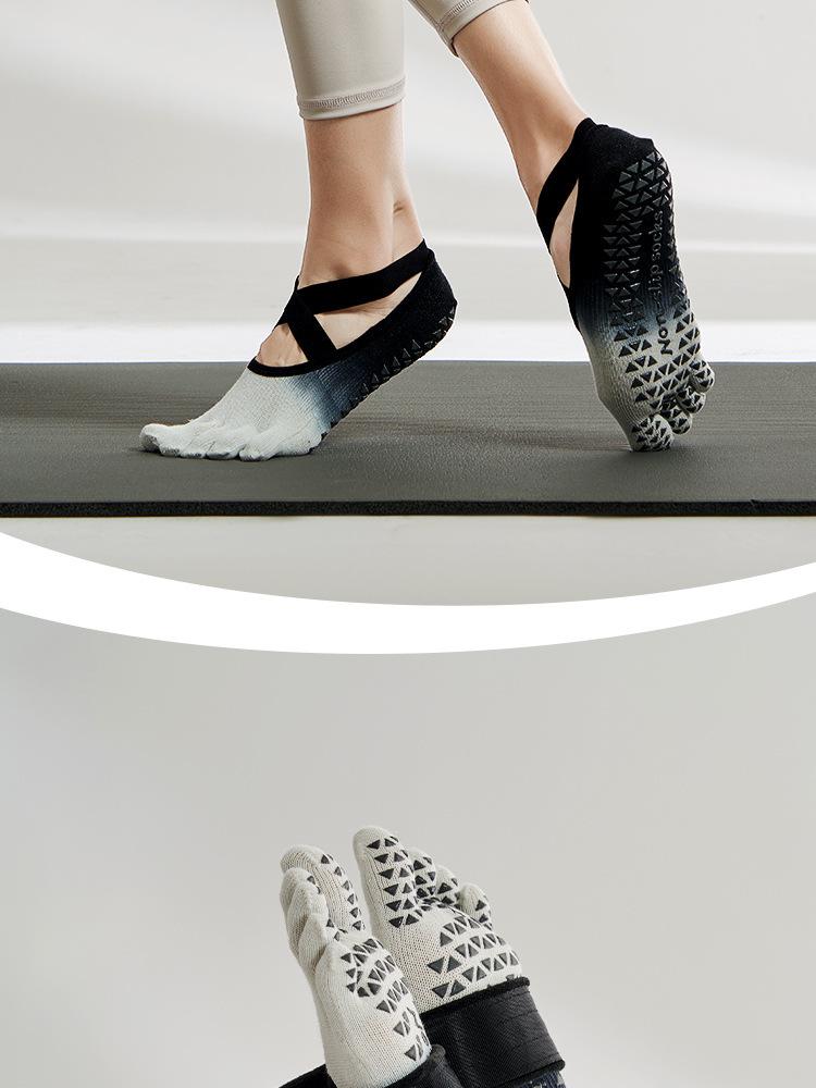 New gradient strap yoga socks, non-slip professional women's five-toe socks, Pilates socks for spring and summer, suitable for sports.