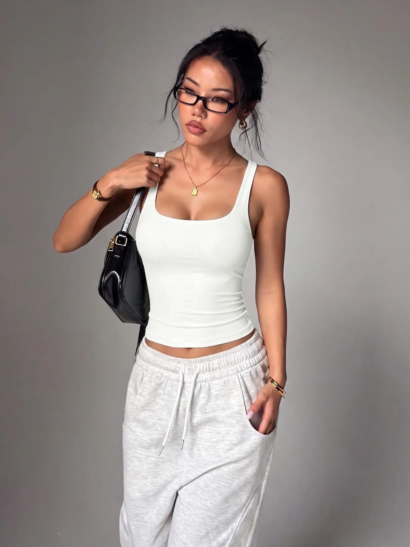 Women's Sport Tank Top with Chest Pad, Solid Color Square Neck Backless Sleeveless Slim-Fitted Crop Tops, for Yoga, Workout, Fitness, Daily Wear, Sleeveless Sports Top