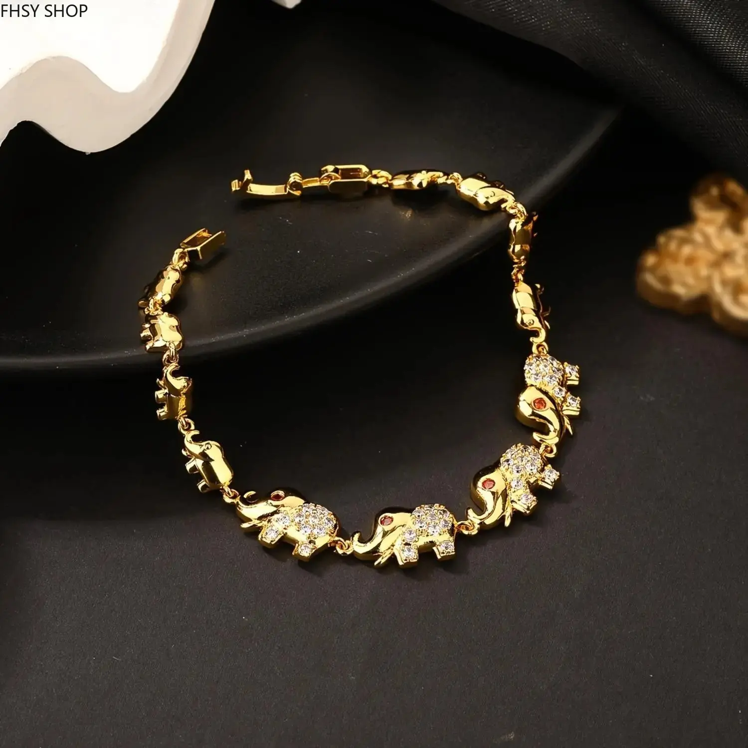 18K Gold Plated Elephant Bracelet, Mother & Baby Elephant Pendant Jewelry, Sparkling Delicate Chain for Women, Meaningful Daily Gift for Mom on Birthday & Mother's Day