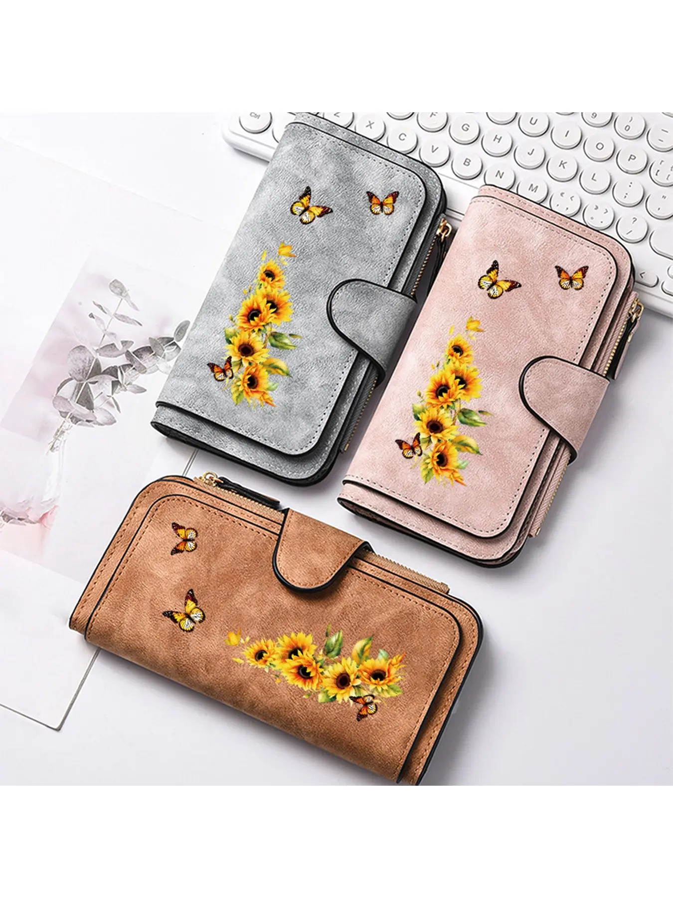 A ladies' wallet decorated with sunflowers and butterflies, a long ladies' wallet with multiple card slots, suitable for storing all your cards, fashionable and practical birthday/Halloween/Christmas gifts