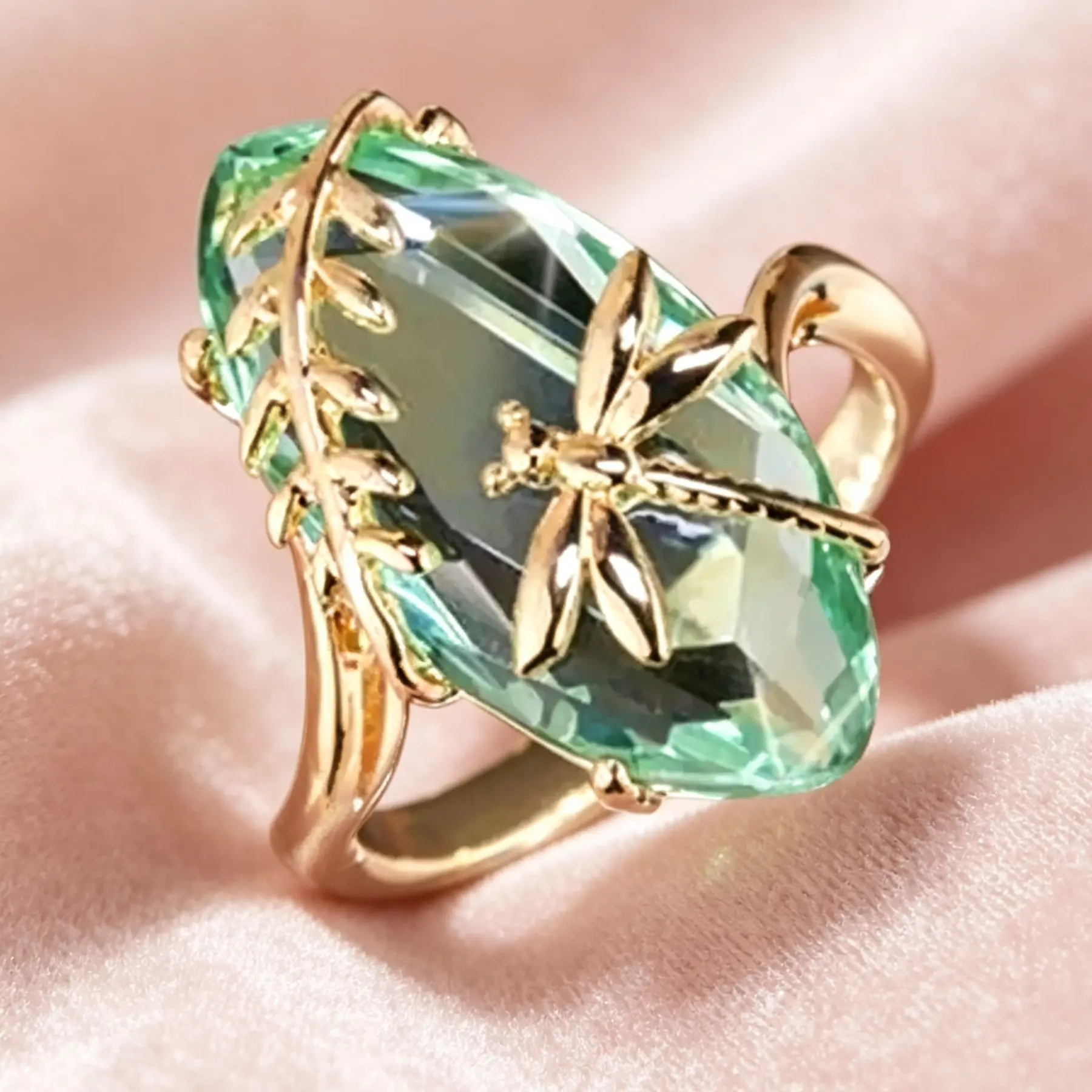 Dragonfly Ring Olive Green Stone Statement Ring Creative Nature Inspired Dainty Adjustable Finger Jewelry Gift for Women Daily Wear Party