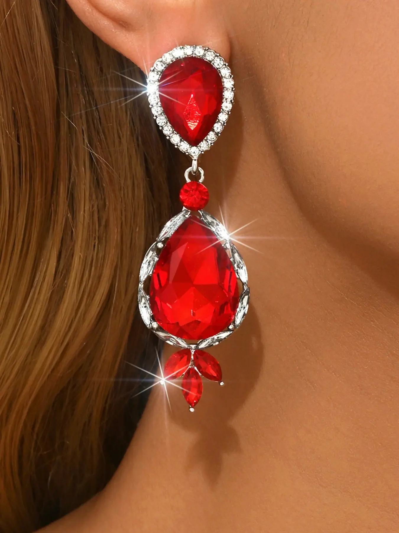 1 pair of sparkling, gorgeous and high-end water droplet red rhinestone earrings, elegant and versatile fashionable style pendant earrings, suitable for women's weddings, weddings, banquets, stages, parties and jewelry
