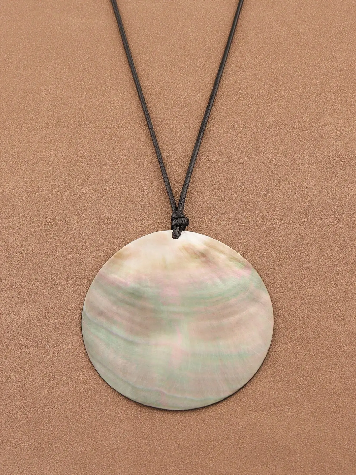 1pc Fashionable Large Natural Conch Shell Round Pendant On Wax Rope Necklace Suitable For Women's Daily Wear Everyday Wear Jewelry