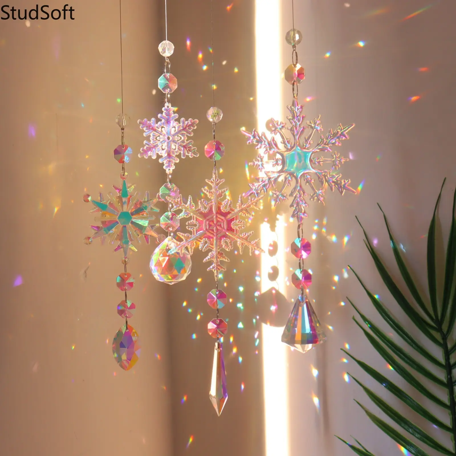 4PCS Crystal Sun Catcher Snowflake Rainbow Maker Prism Pendant - Sports & Outdoor Rainwear Accessory Complement, Whimsical Room Decor, Christmas Hanging Ornament